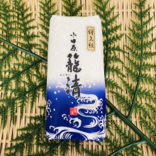 【12/27～順次配送】小田原籠清 伊達巻(中)1本&蒲鉾(特上板)紅白セット