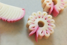 【12/27～順次配送】小田原籠清 伊達巻(中)1本&蒲鉾(特上板)紅白セット